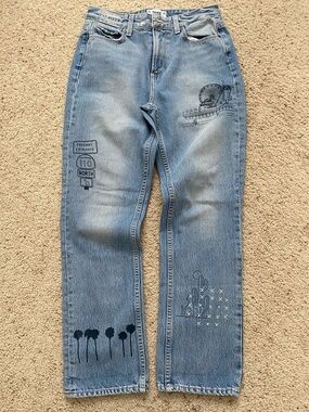 PAIGE High Rise Sarah Straight. Briezy Cali. 25.